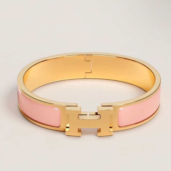 Hermes: Clic H bracelet in Pink and Gold